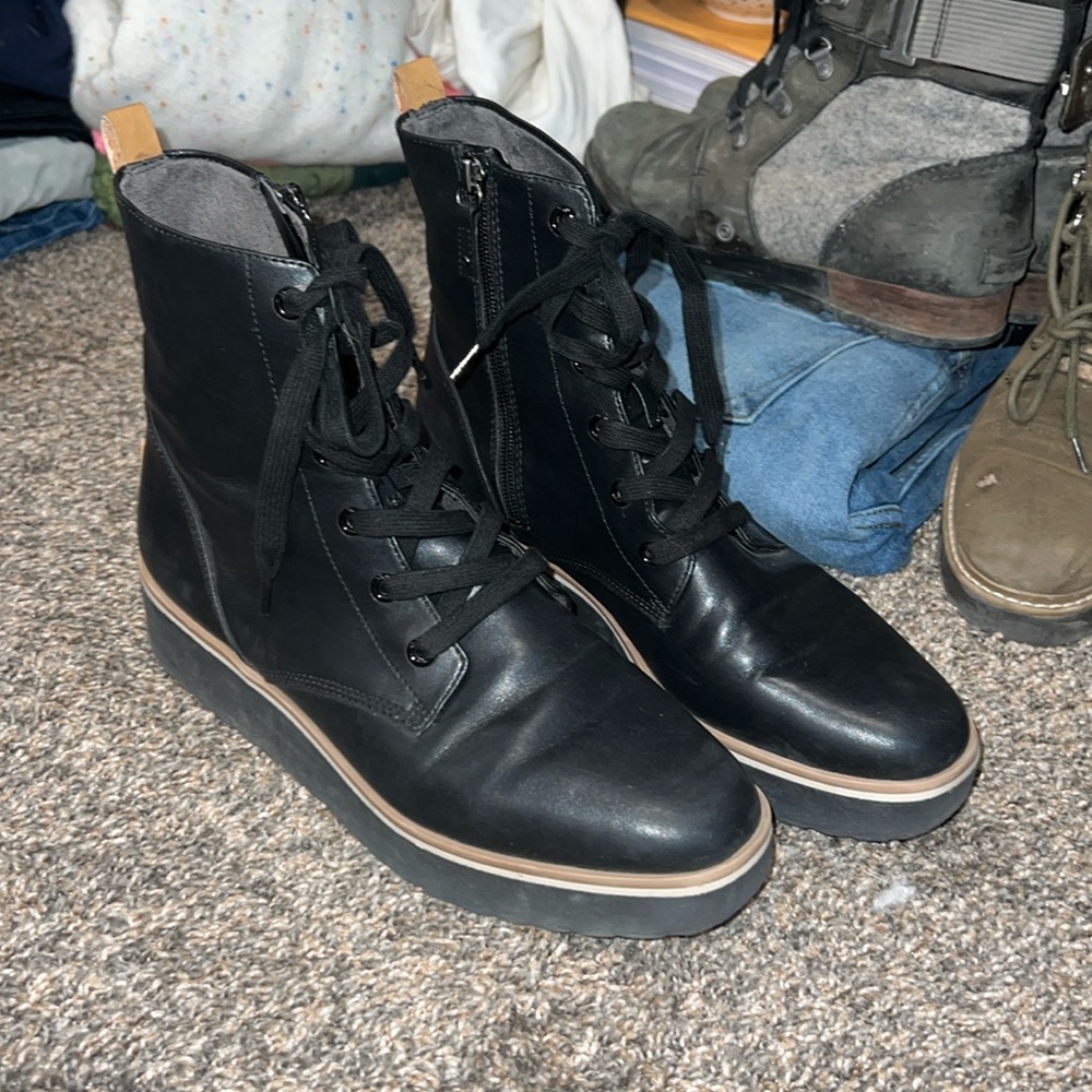 LAST CHANCE!! Dr.Scholl doc-marten style boot